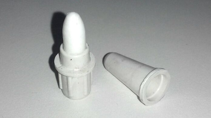 Pencil for the treatment of papillomas with papilloma viruses