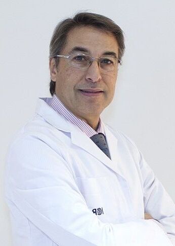 Doctor Dermatologist Andi Santeugini Artusa